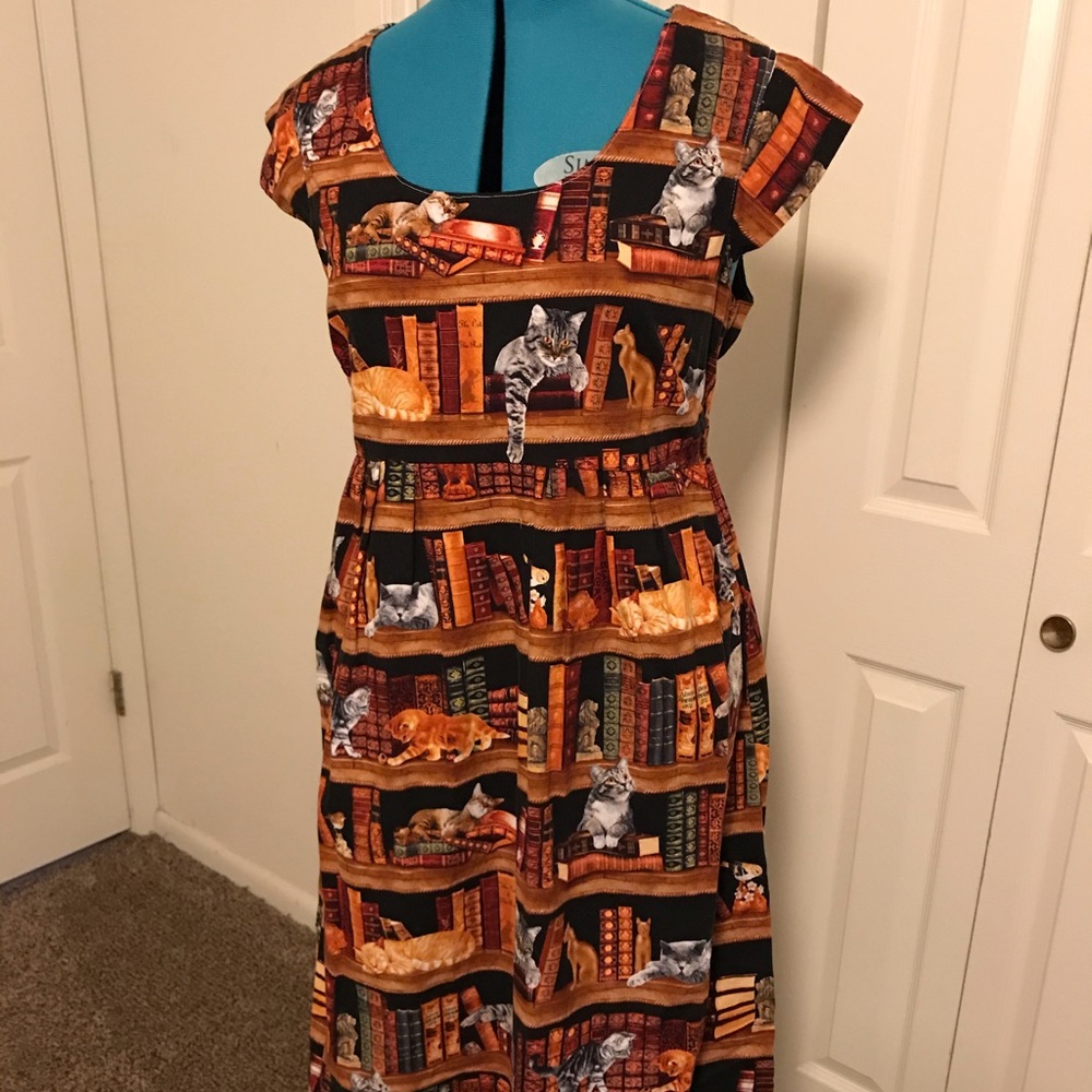 Handmade library book and cat dress 😻